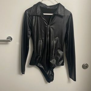 black long sleeve bodysuit